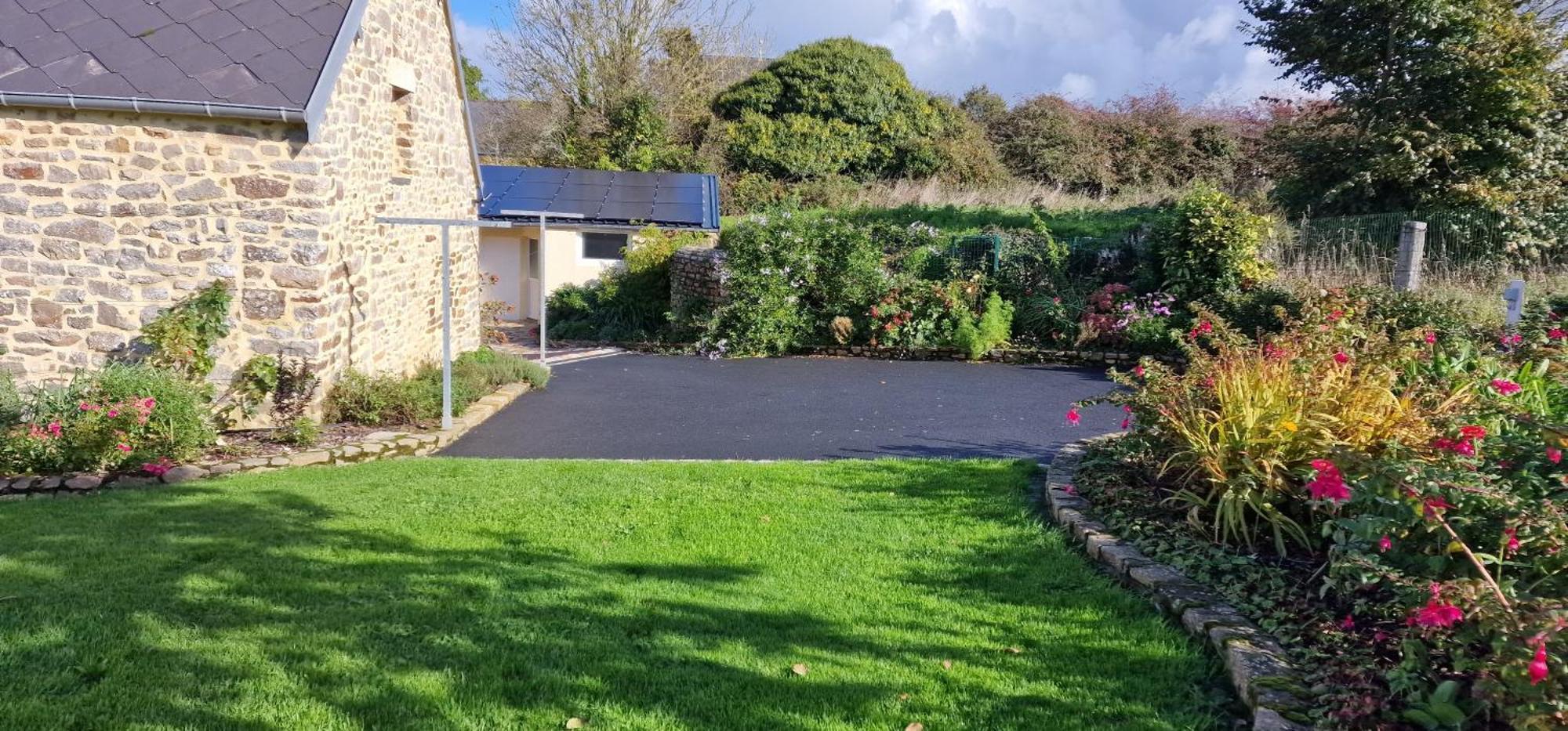 Villa Le Dy en fleurs à Saint-Maurice-en-Cotentin Extérieur photo
